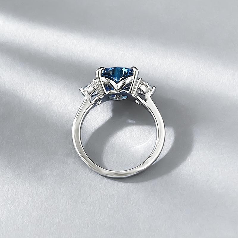 Xiancan Jewelry Кольцо из серебра S925 в форме сердца с тремя сине-серыми бриллиантами
