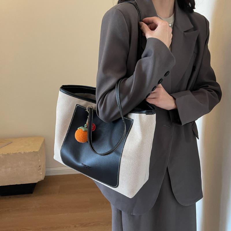 Холщовая сумка большой вместимости для женщин. Новинка 2024 года, осенне-зимняя повседневная универсальная текстурированная сумка через плечо для классных поездок на работу.