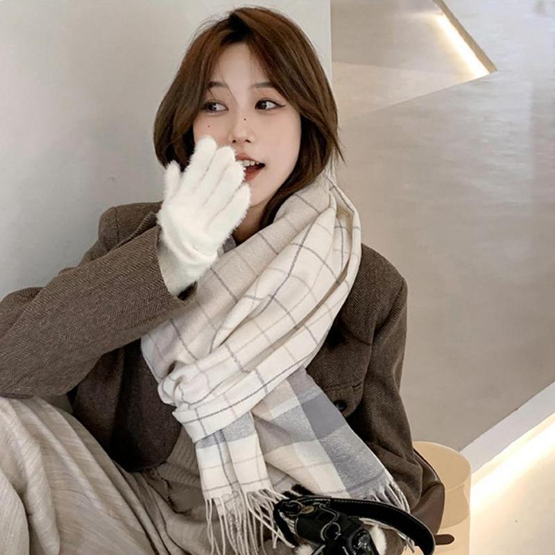 2025 Autumn And Winter Women'S Scarf Atmosphere Plaid Korean Style Versatile Neck Scarf Thick Warm