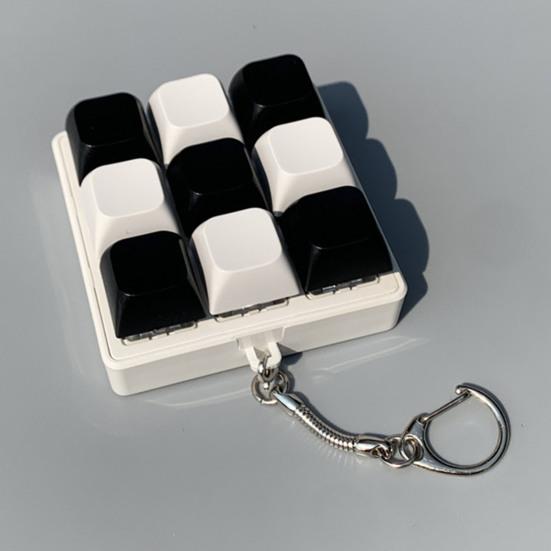 Black White Keyboard Fidget Toy Stress Anxiety Relief 9 Keys Keyboard Clicker Keychain Decompression Button Sensory Toy