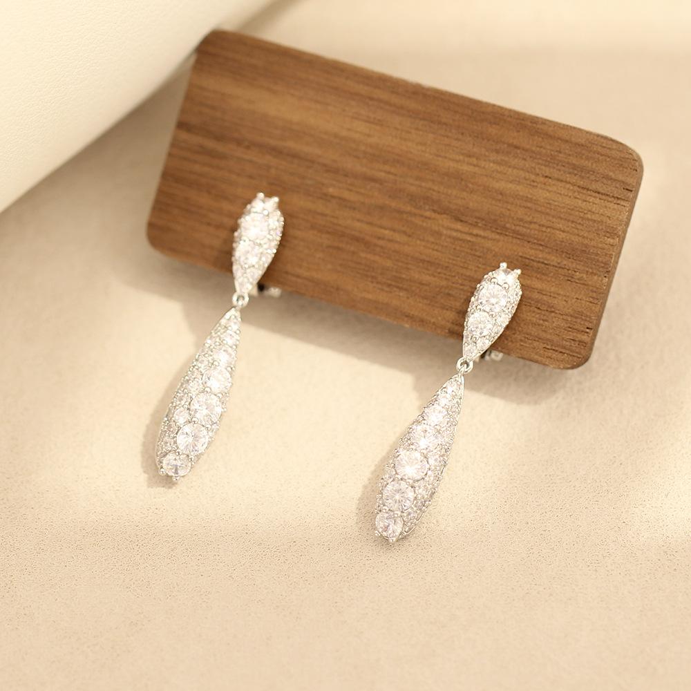Light luxury dinner party stone set long water drop earrings gold-plated elegant and versatile ear piercing ear clip women's earring accessories