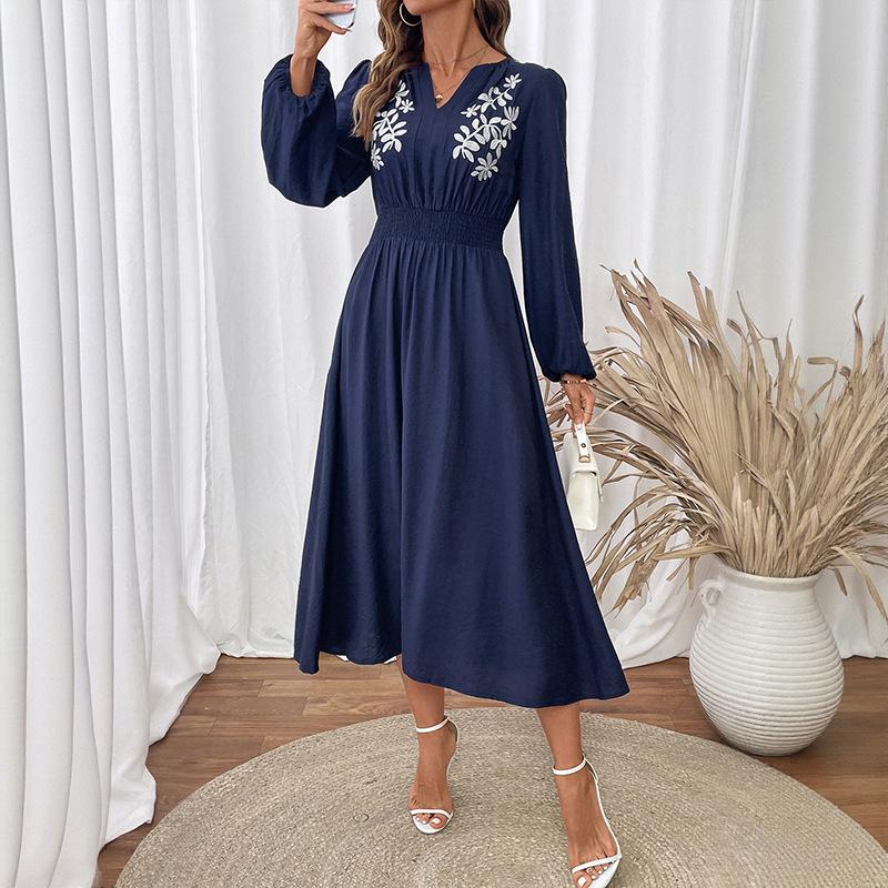 Новое платье в ретро этническом стиле с длинными рукавами, маленьким V-образным вырезом, вышивкой и приталенным силуэтом для женщин