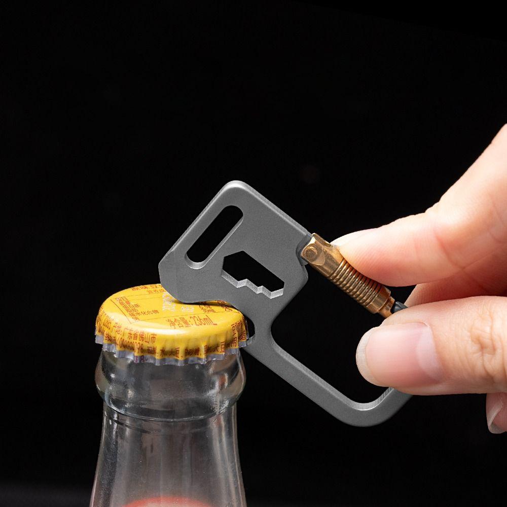 Титановый цинк Сплав цинка Автомобильный брелок Брелок Открывалка для бутылок Прочный Держатель для ключей Поход