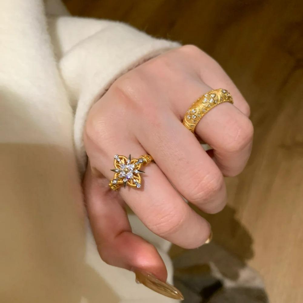 Vintage Arrow Ring for Women Old Money Style Retro Four Leaf Clover Thorn Brushed Diamond Ring