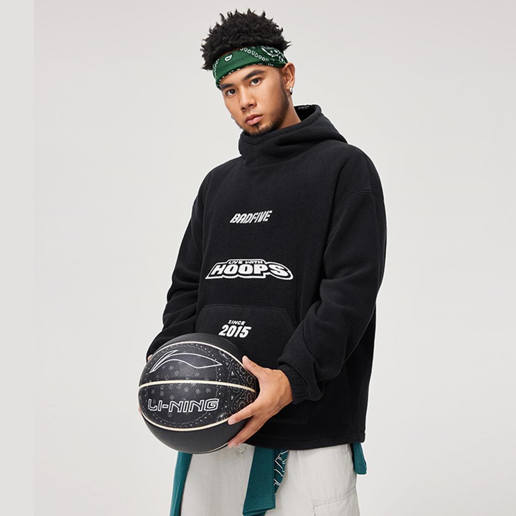 Li Ning Badfive Удобный повседневный свитер с капюшоном Свободный флисовый свитшот с буквенным принтом Простая мужская толстовка Черный AFDU495-1