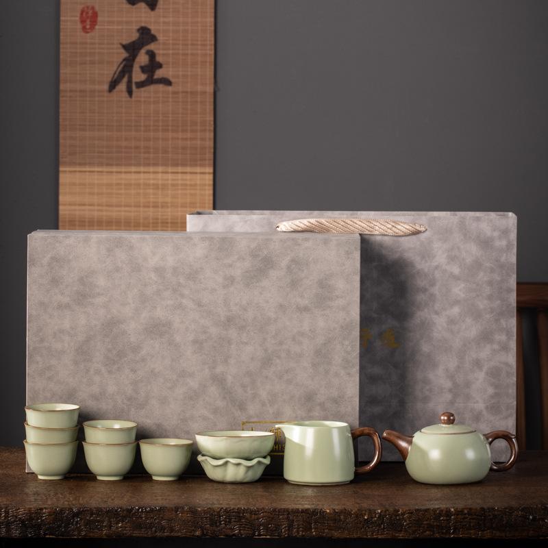 Ceramic Huang Ru Kiln tea set can be raised with an opening film and a gift box. Business souvenir gifts can be made.