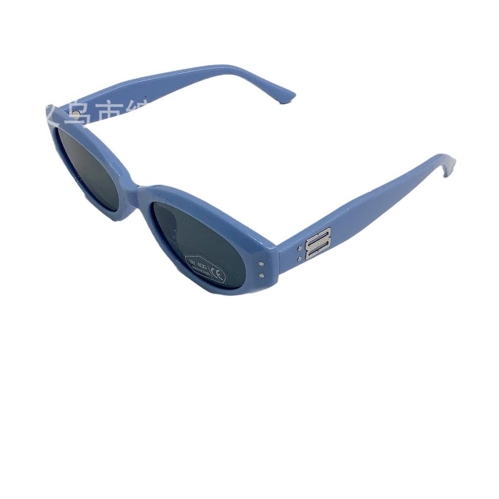 Детские солнцезащитные очки, заклепки в иностранном стиле, яркая цветная оправа особой формы, летние солнцезащитные очки, вогнутые универсальные очки