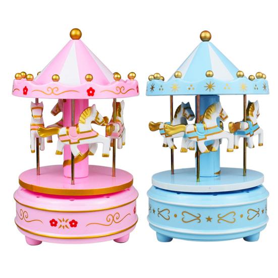 Романтические карусели-карусели представляют музыкальную шкатулку, украшение на день рождения
