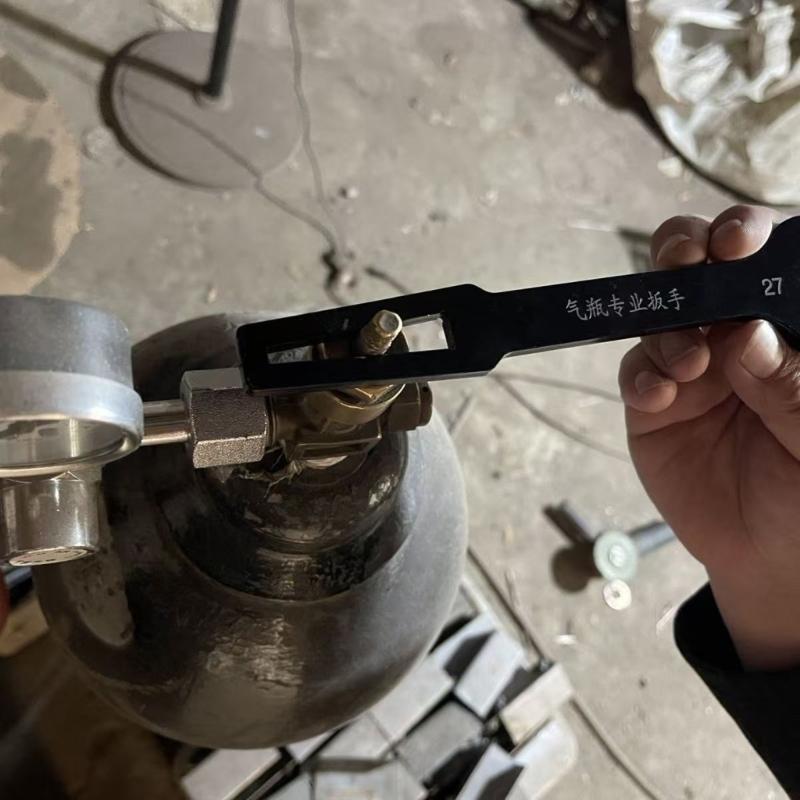 Сверхпрочный легкий инструмент для клапанов газовых баллонов Профессиональный гаечный ключ из стали 45# Подходит для баллонов с CO2, кислородом, аргоном