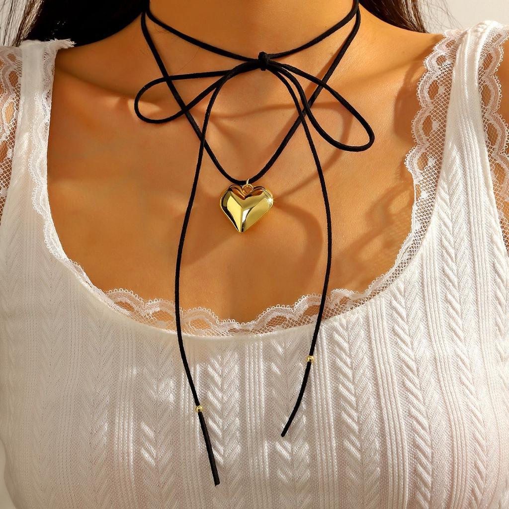Necklace for Women Black Bow Heart Necklace Sweet Cool Exaggerated Heart Pendant Necklace Tie Necklace Collarbone Chain Choker Elegant Necklace