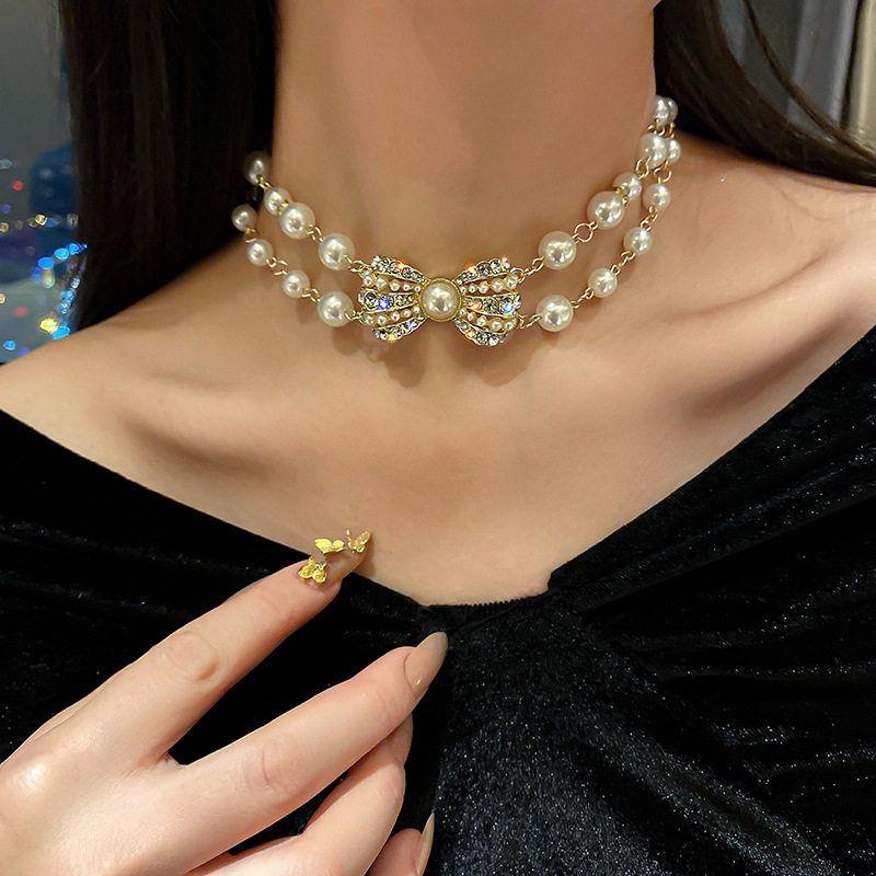 French Style Fancy Cut Out Metal Flower Pearl Necklace Fashion Exaggerating Collarbone Necklace New Arrival Fashion Elegant Necklace