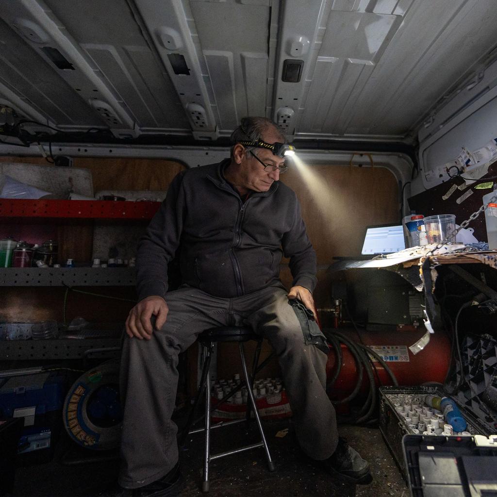 Светодиодный налобный фонарь Ledlenser HF6R Work Yellow, перезаряжаемый, яркий, до 800 лм, IP68, водонепроницаемый, небольшой, 134 г, легкий, CRI80, красный, для работы, рыбалки