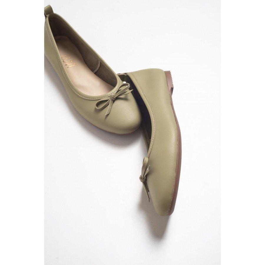 Женские повседневные туфли на плоской подошве из натуральной кожи