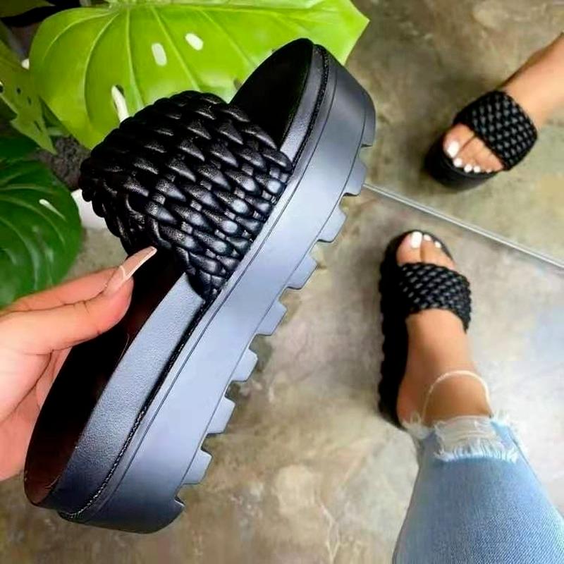 Shoes for Women's 2024 New Designer Luxury Platform Flip Flops Sandals High Quality Casual Beach Slippers Female Fashion Outside