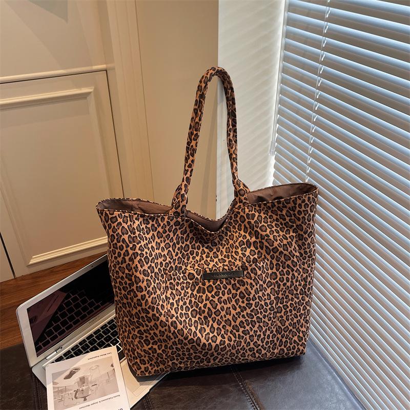 Тканевая сумка с леопардовым принтом женская большой вместимости новая осенне-зимняя универсальная сумка через плечо для досуга и поездок на работу сумка-тоут
