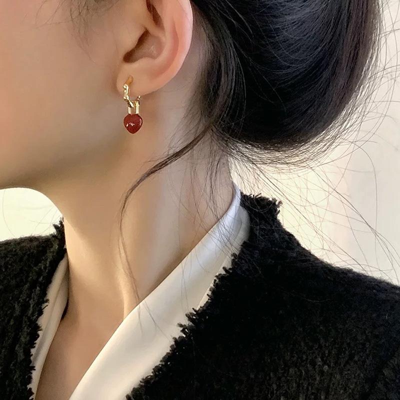 Removable Red Oil Drop Love Ear Buckle Women'S Light Luxury High Sense Elegant Fashion Temperament Versatile Earrings
