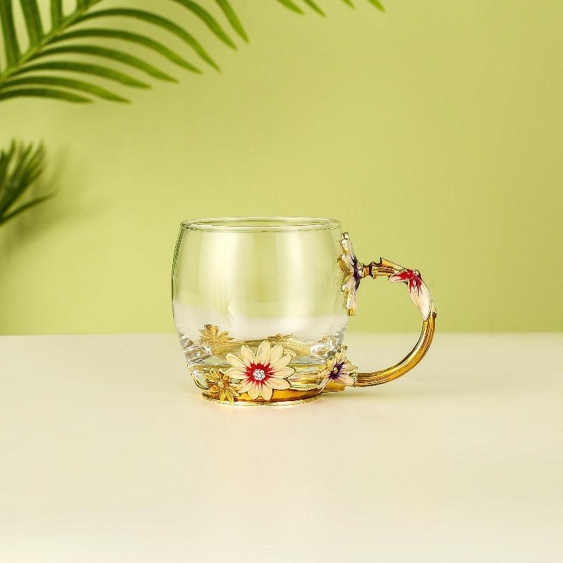 Чайная чашка из термостойкого хрустального стекла с эмалью Daisy — идеальный подарок на день рождения или праздник