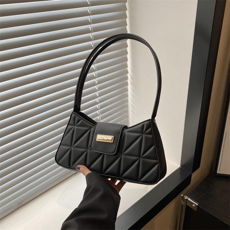 Vintage Style Retro Shoulder Bag With Chic Minimalist Design For Trendy Women