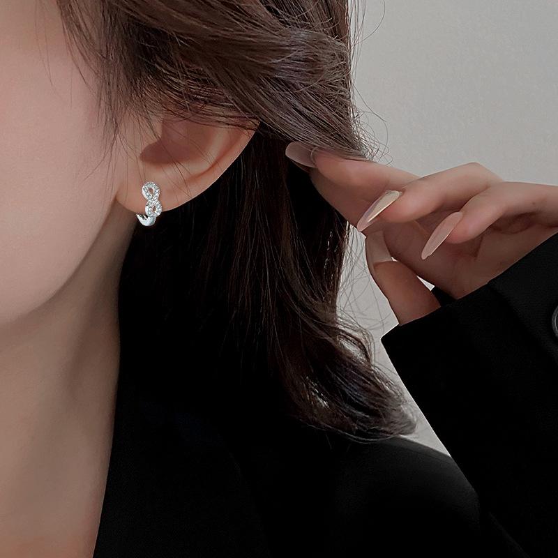 Серьги Mobius Infinity Love из циркония - Элегантные клипсы в форме восьмерки