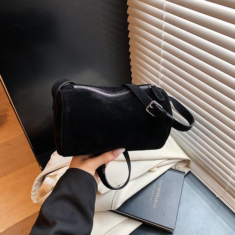 Матовая ретро сумка женская летняя новая универсальная на плечо, сумка-мессенджер, нишевая премиальная сумка-подушка