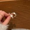 Серебряные серьги-камелии с жемчугом 925 пробы: Трендовый Дизайн Высокого Класса на 2024 год