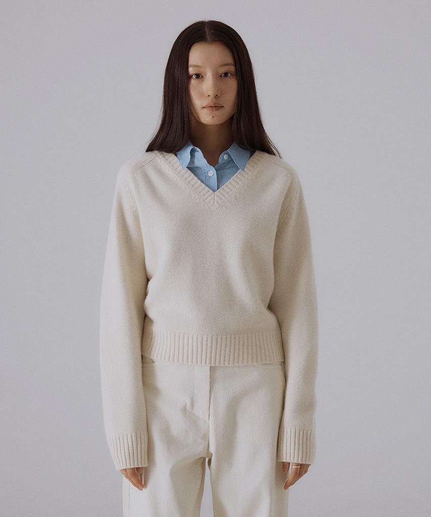 SILN Terra V-Neck Pullover Knit (Ivory)