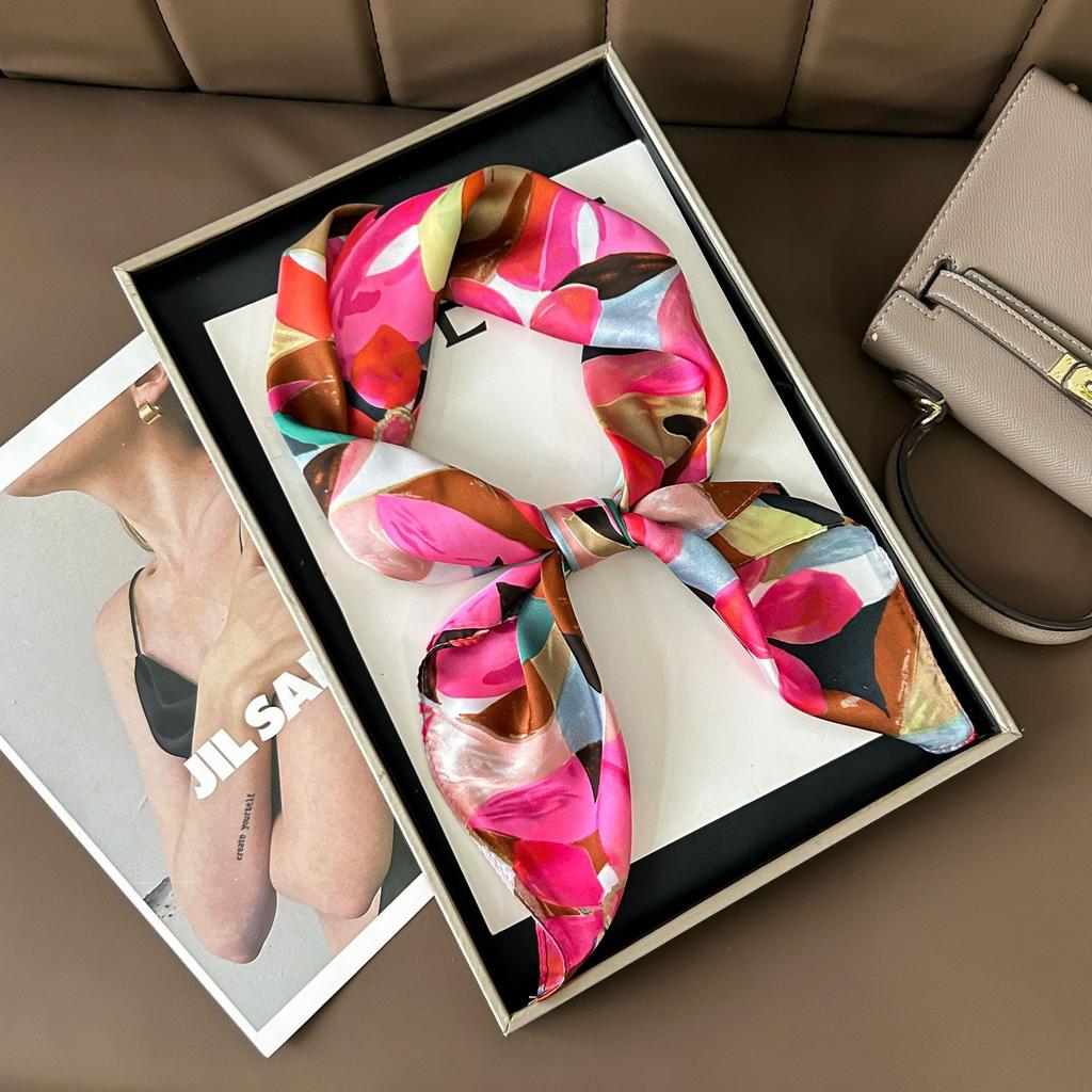 Шелковый шарф женский модный универсальный высокий смысл 70 квадратный шарф защита шеи шарф ретро шарф сумка