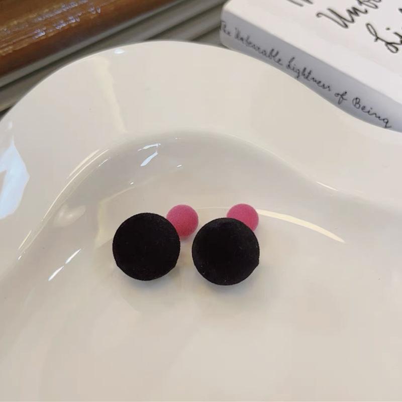 Милые и милые плюшевые разноцветные серьги-гвоздики с уникальным дизайном