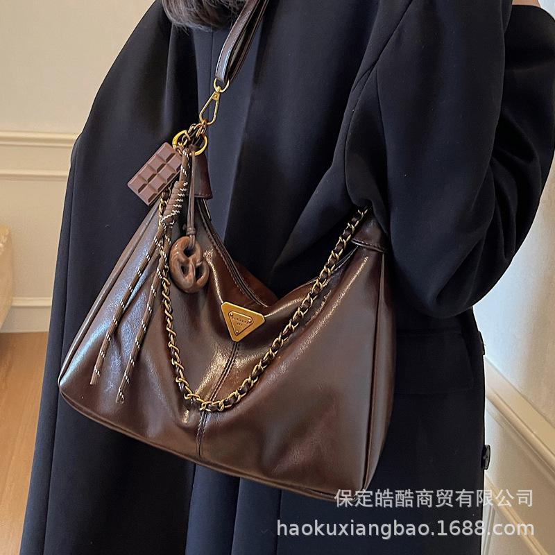 Сумка большой вместимости женская осенне-зимняя универсальная 2025 новая простая на плечо кроссбоди мягкая женская сумка-тоут для поездок на работу