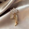 The Lotus Brooch Exudes A Sense of High-end Niche Luxury and Elegance The Brooch Has A Design Sense and Is A Niche Brooch