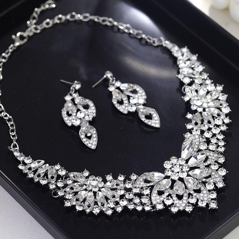 Exquisite Rhinestone Jewelry Set Crystal Crystal Necklace Set Necklace Earrings Set Banquet