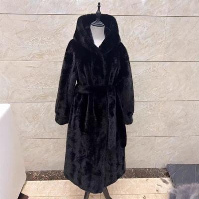 Длинная шуба из искусственного меха для женщин на зиму 2025