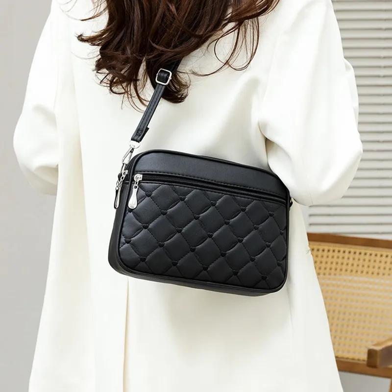 Дамы с высококачественными и изысканными сумками. Новые женские летние сумки. Универсальные сумки через плечо из иностранной торговли. Маленькие квадратные сумки.