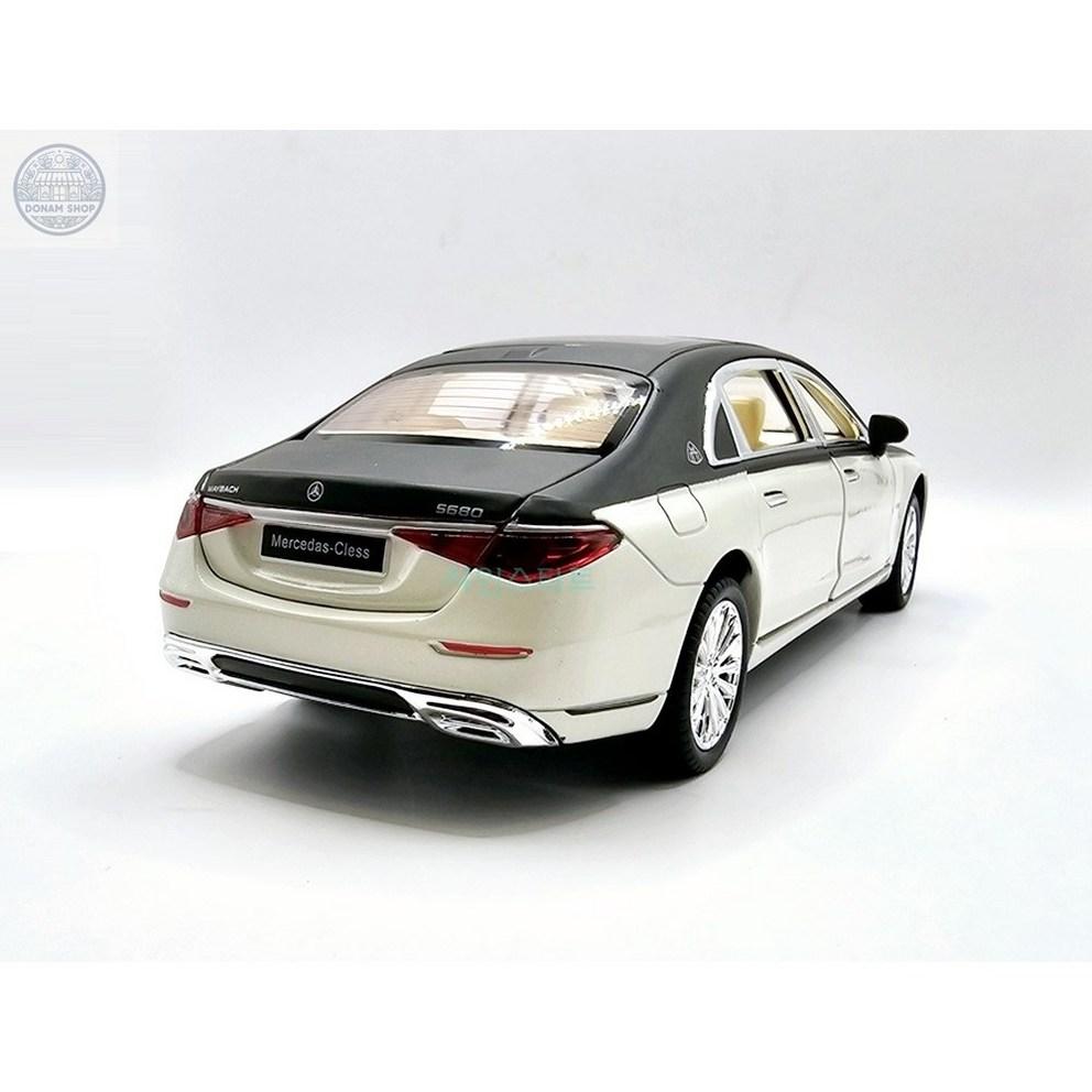 Mercedes-Maybach S680 Diecast Model 1:24 Scale, Black Ivory Two-Tone
