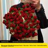 Ручной вязаный плед-букет роз для офисного сна