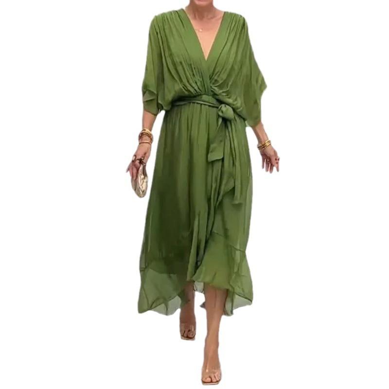 Женское платье нестандартного кроя со шнуровкой и рукавами «летучая мышь»