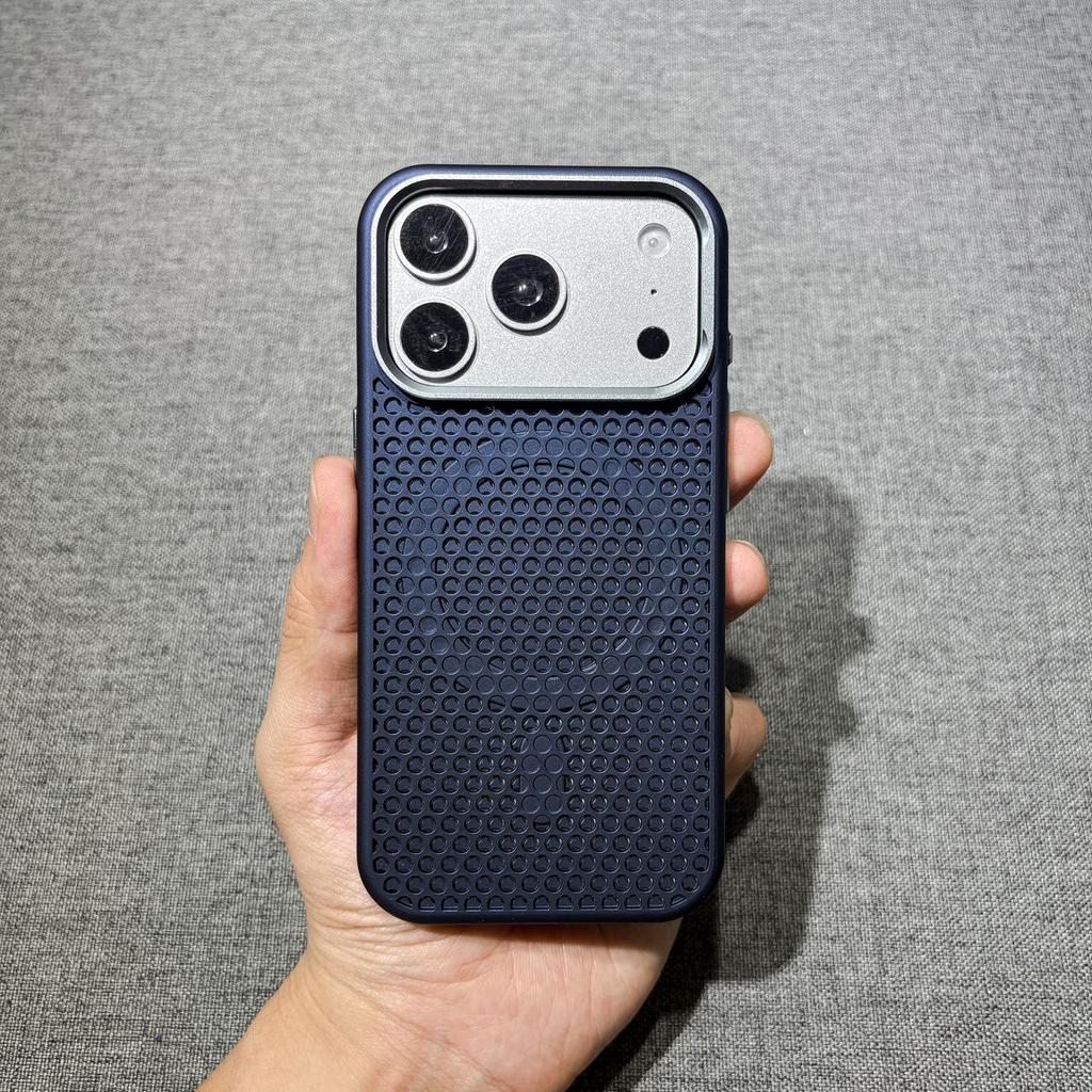 Сотовая структура для теплоотвода Магнитный защитный чехол для iPhone 16 Pro Max - Однотонный жесткий корпус с дизайном большого отверстия