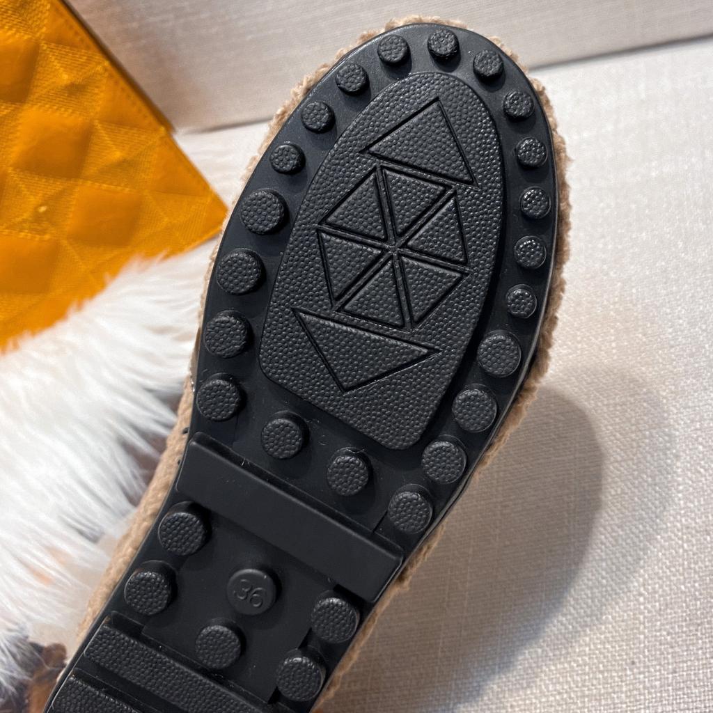 Женские ботинки из стриженого флиса для зимней носки 2025 корейский стиль плоская подошва влагоотводящие теплые удобные