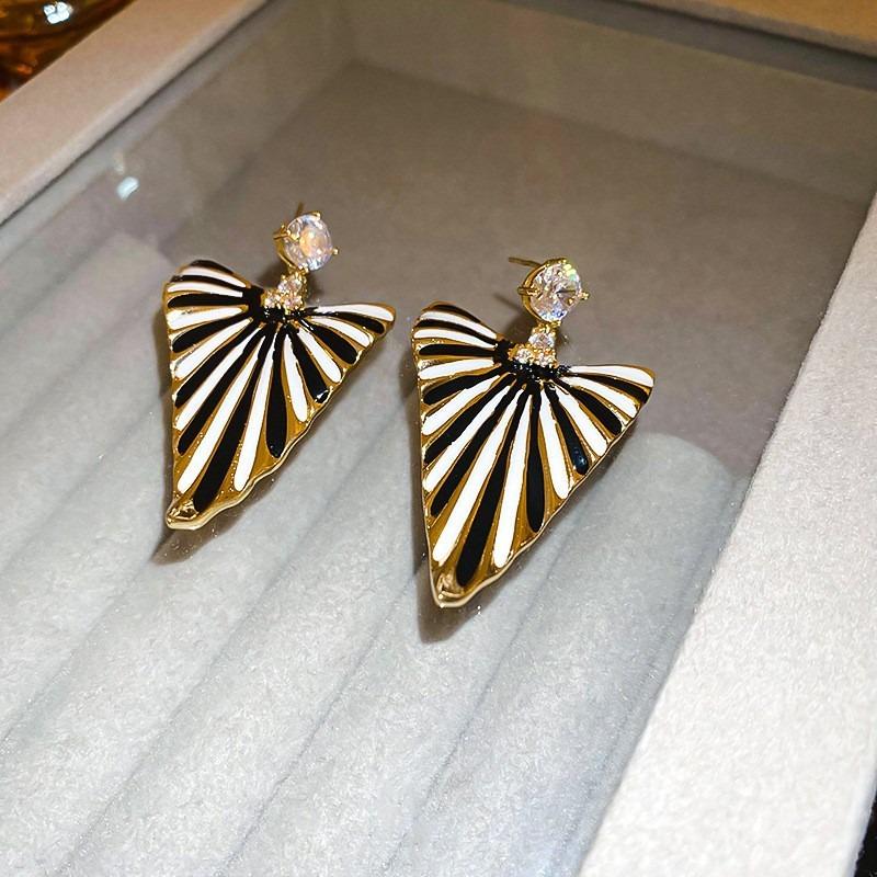 Геометрические серьги-пусеты из серебряной иглы и черного кристалла, нишевые универсальные серьги, темпераментные, легкая роскошь, премиальные серьги