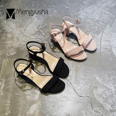 Модные замшевые короткие босоножки на каблуках телесного цвета с пряжкой на ремешке, на толстом среднем каблуке, офисные женские туфли, однотонные, с квадратным носком, женские босоножки, размер 43