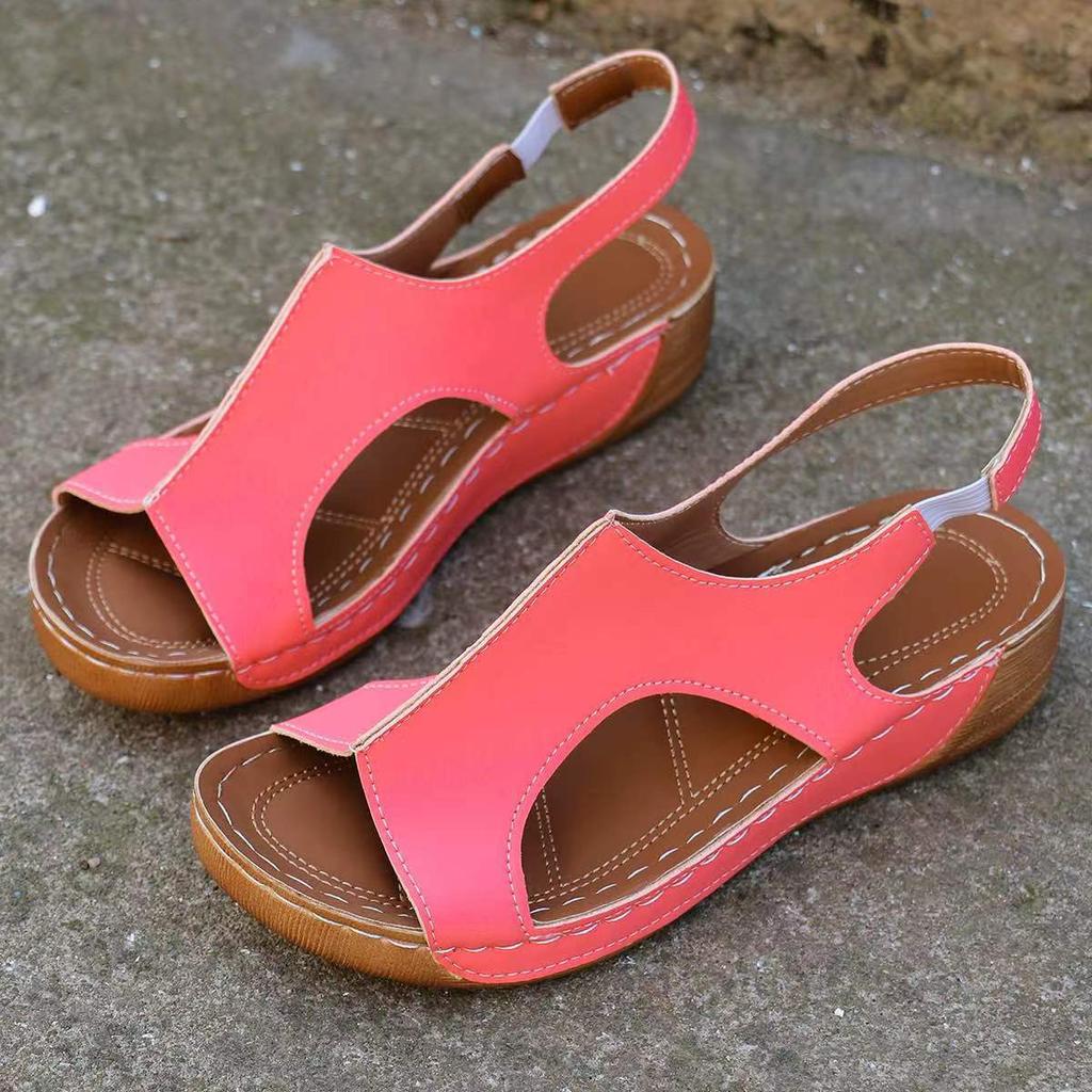 Летние новые сандалии 2025 года Женские шлепанцы с прострочкой, вырезами, на танкетке, больших размеров, с открытым носком, повседневные сандалии для женщин