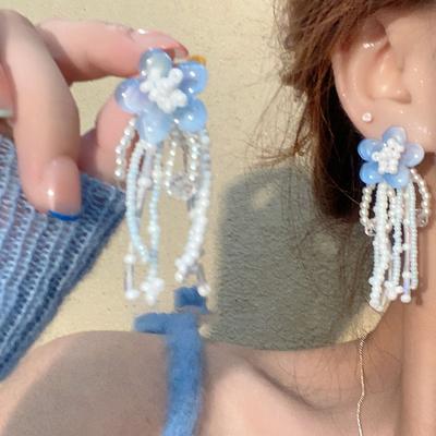 Серьги-гвоздики с кисточками из смолы, с цветком, бантом, стеклянными бусинами и жемчугом, синие, маленькие, свежие серьги, серьги в отпускном стиле