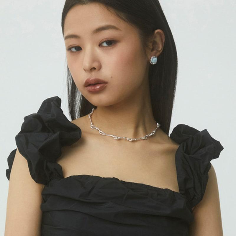 NEUF PIECE WILD FLOWER AQUAMARIN EARRINGS