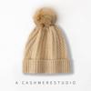 Кашемировая осенне-зимняя новая модель женская высококачественная однотонная кабельной вязки с меховым помпоном, утолщенная теплая модная вязаная повседневная шапка