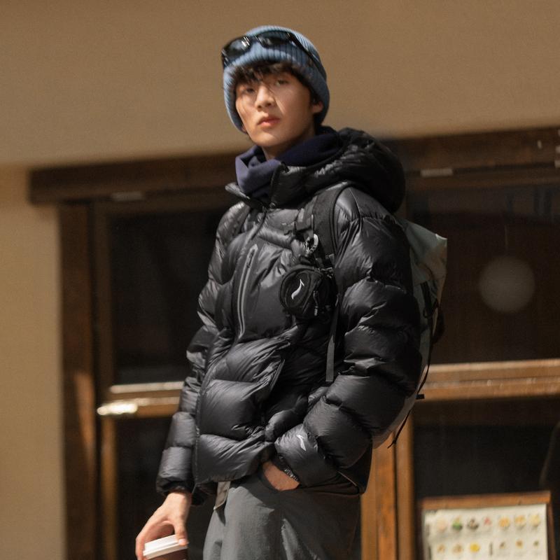 Li-Ning Серия Outdoor Уличная CF Водонепроницаемая Куртка с капюшоном Универсальная на молнии Теплая Удобная Пуховая куртка Мужские куртки AYMV161-4