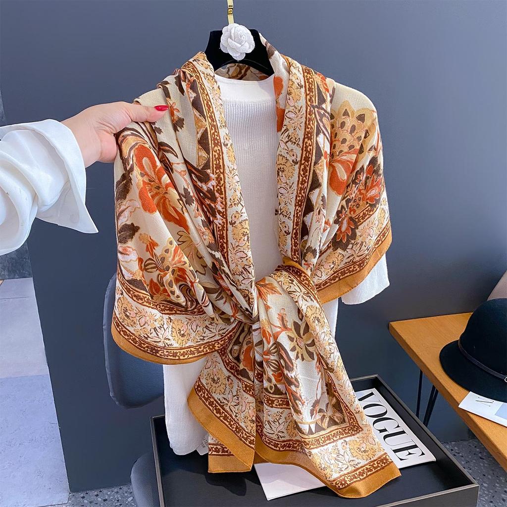 Spring and Autumn Travel Sunscreen Shawl for Women High-end Large Silk Scarf Air-conditioned Outdoor Shawl for Two-purpose Versatile