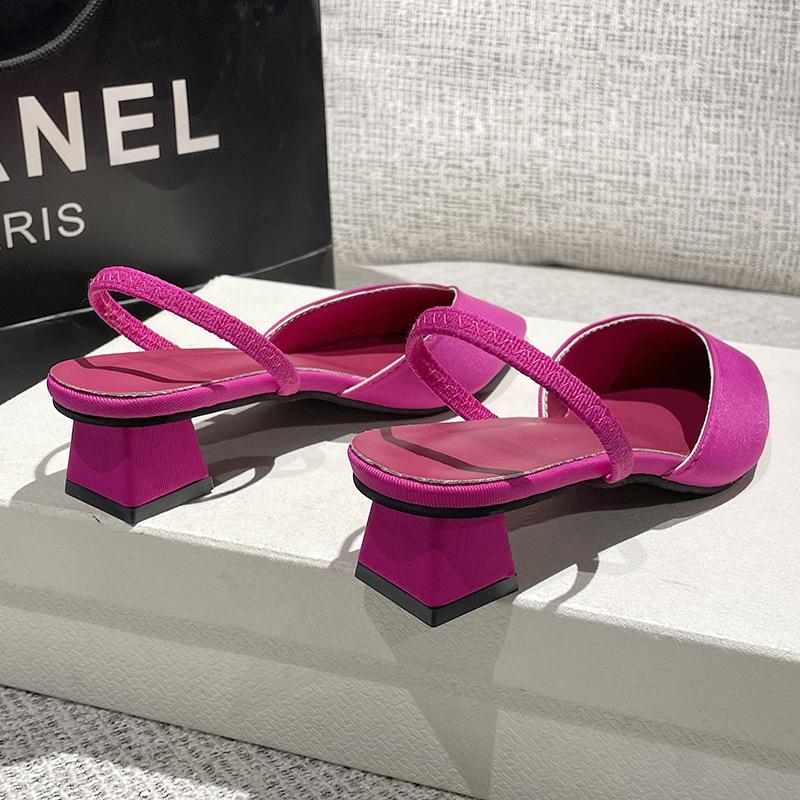 Пляжные туфли розово-красного цвета с острым носком и ремешком сзади для женщин (Размеры 34-43) - Коллекция Лето 2025