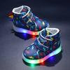 Детские высокие кроссовки 2024 Новые светодиодные светящиеся ПУ детские туфли Модные с принтом динозавров Повседневная обувь для мальчиков Светящиеся кеды