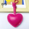 Подвеска для сумки в форме сердца из искусственной кожи, брелок для ключей, яркий цветной декор для сумки, аксессуар для автомобильного ключа