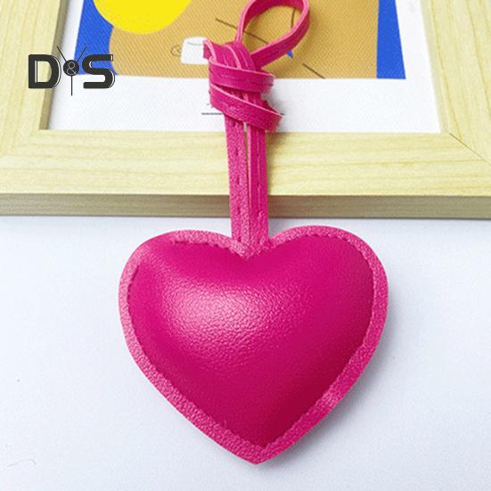 Подвеска для сумки в форме сердца из искусственной кожи, брелок для ключей, яркий цветной декор для сумки, аксессуар для автомобильного ключа